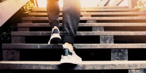 Do Feedback ao Crescimento: Como Transformar Críticas em Degraus para o Sucesso